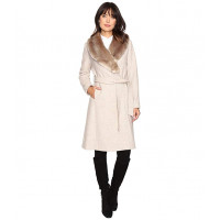 Пальто с меховым воротником Guess